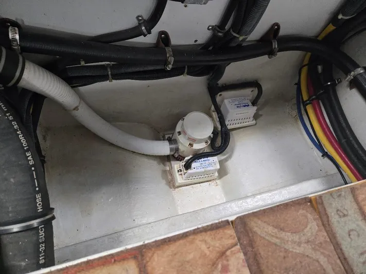 Chinook Yacht Photos Pics 