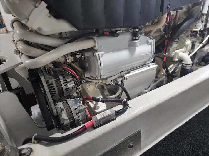 Chinook Yacht Photos Pics 