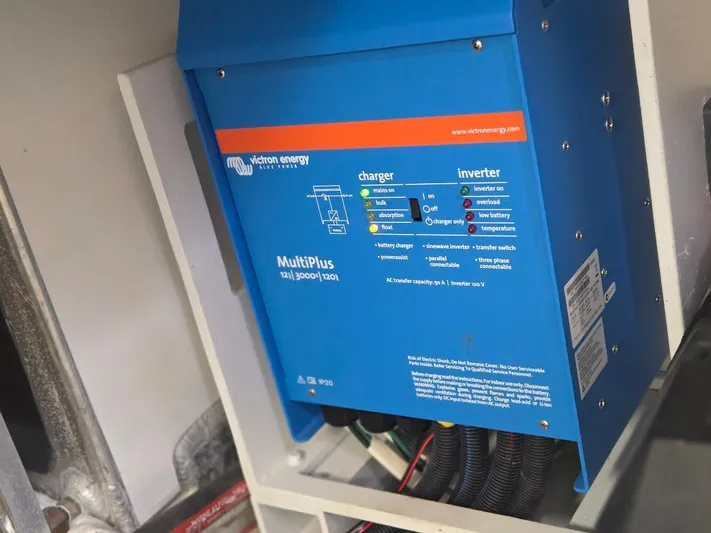 Chinook Yacht Photos Pics 