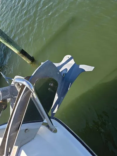 Chinook Yacht Photos Pics 