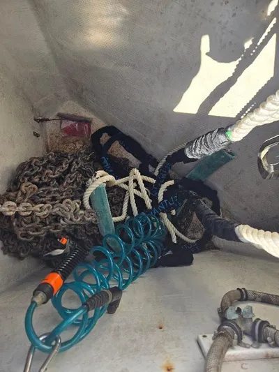 Chinook Yacht Photos Pics 