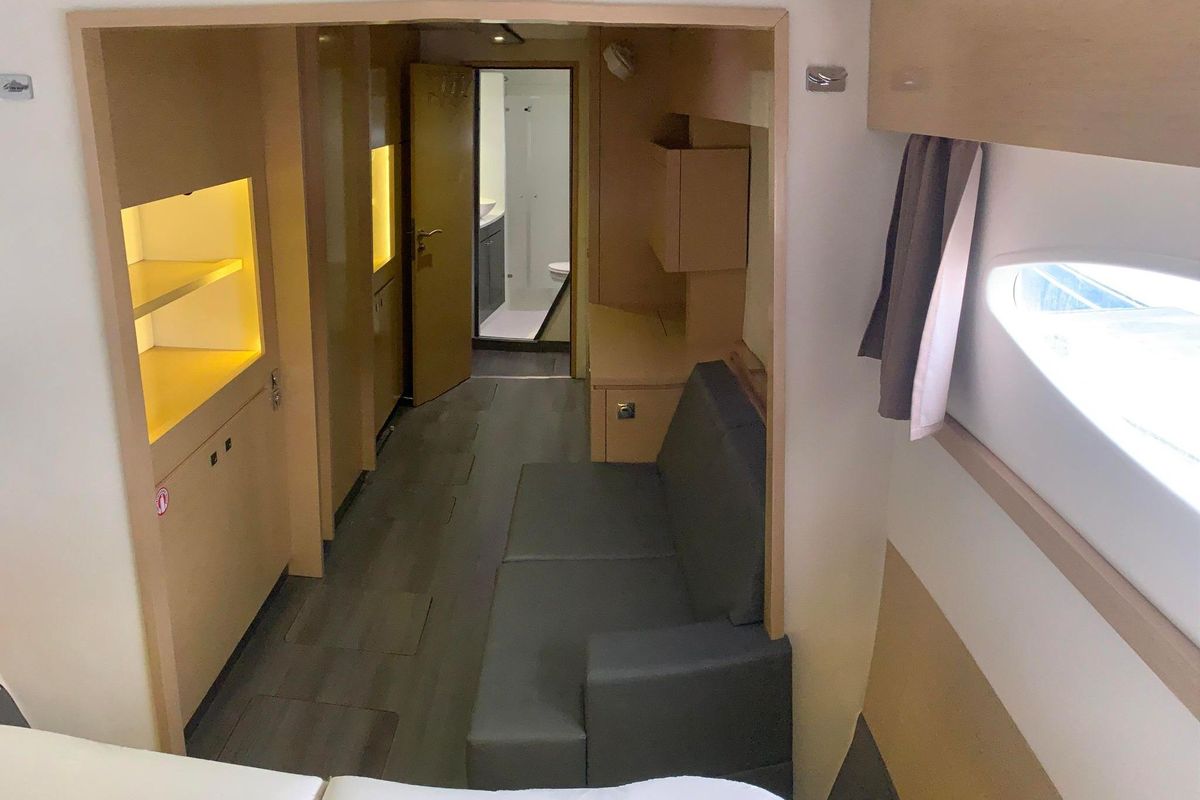 2015 Fountaine Pajot 43 