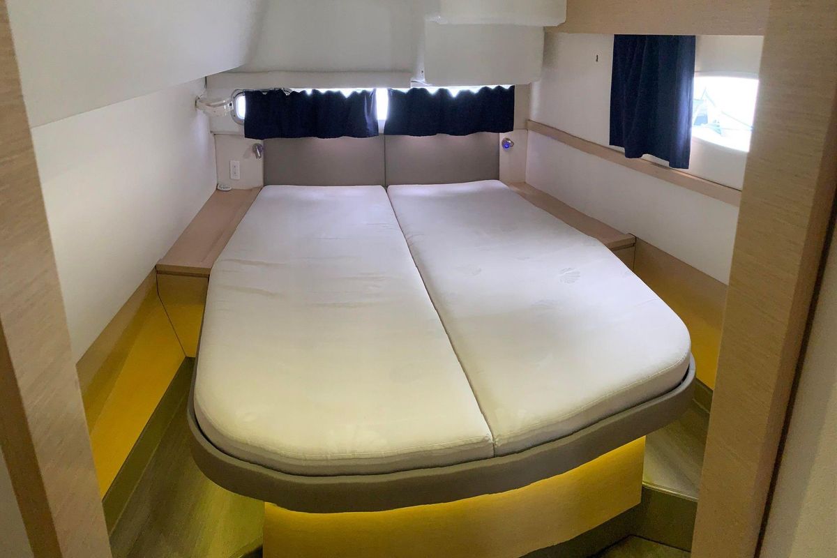 2015 Fountaine Pajot 43 