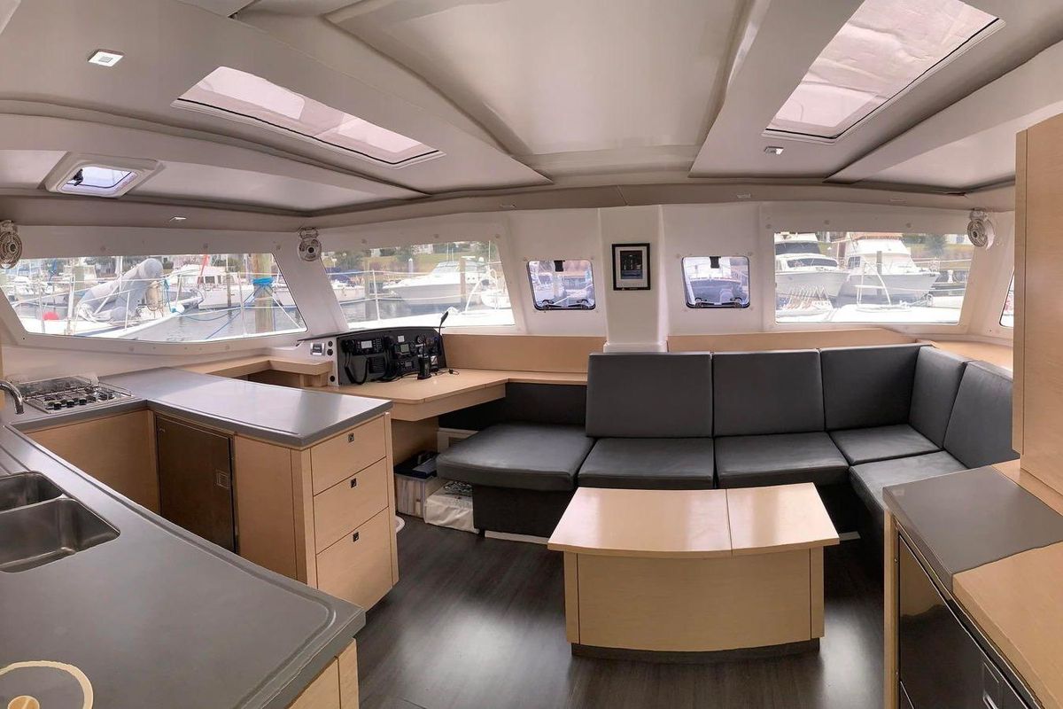 2015 Fountaine Pajot 43 