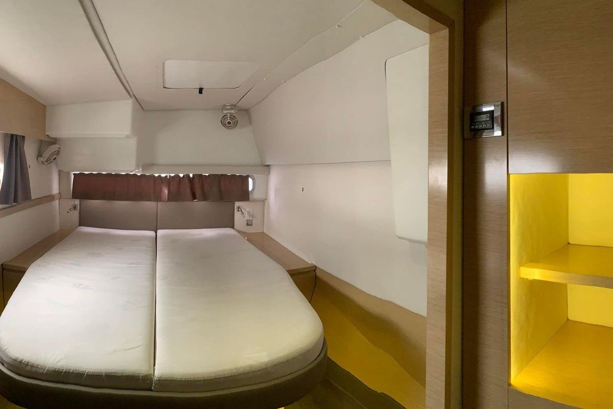 2015 Fountaine Pajot 43 