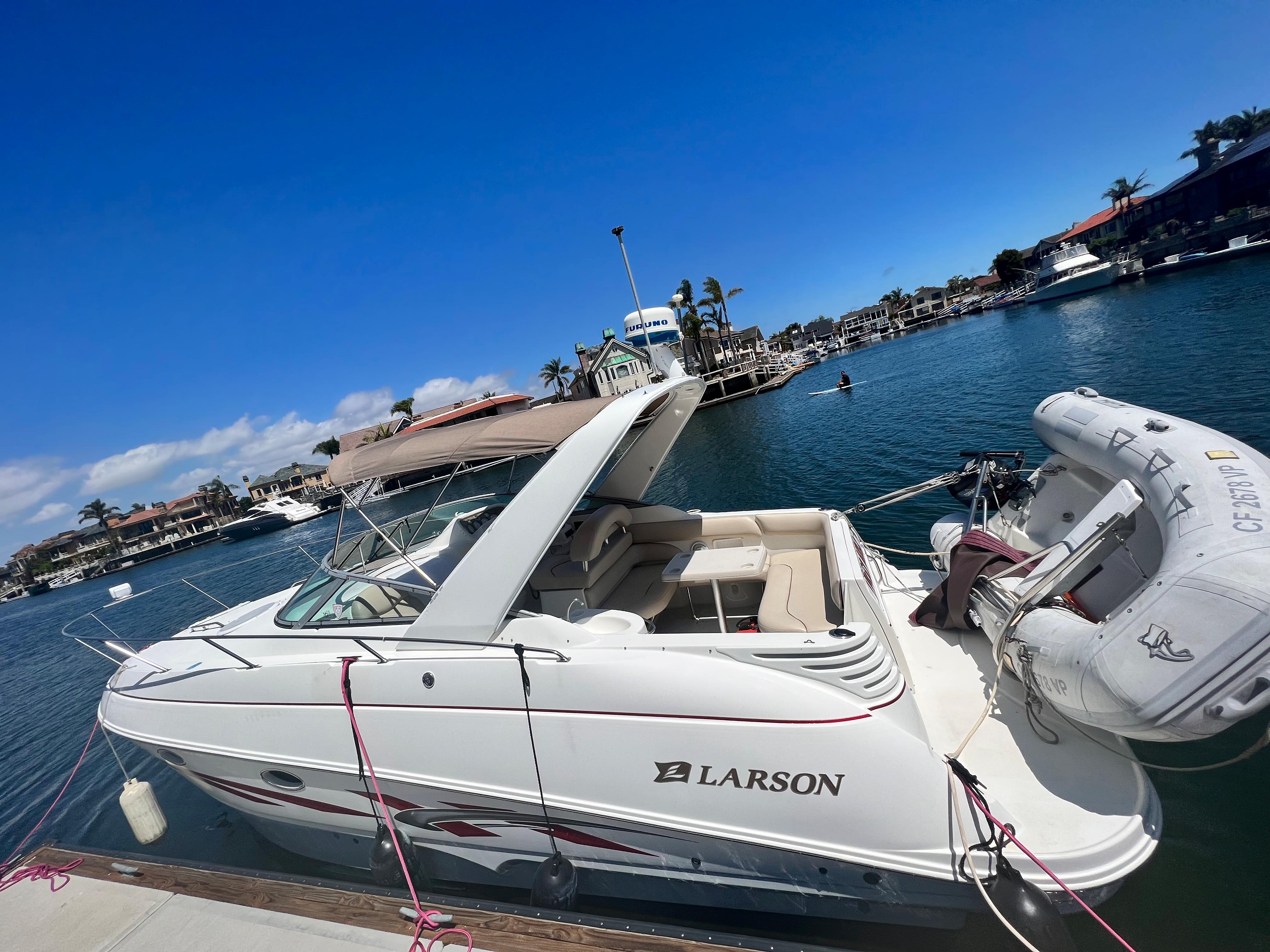 2003 Larson Cabrio 310 Mid-Cabin Express Cruiser for sale - YachtWorld