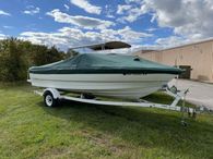 2000 Bayliner 2250 Capri