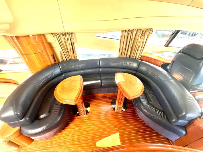 Jbys Trade Yacht Photos Pics Dinette Area