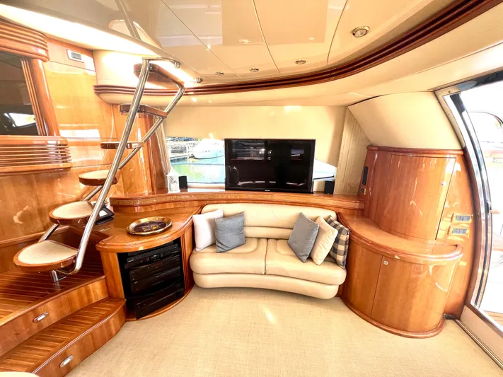 Jbys Trade Yacht Photos Pics Salon Strb. Side