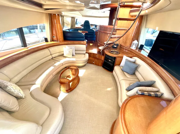 Jbys Trade Yacht Photos Pics Salon Looking Forward