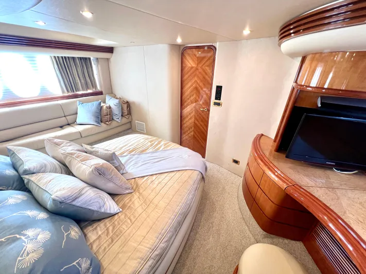 Jbys Trade Yacht Photos Pics Master StateRoom - Looking Forward