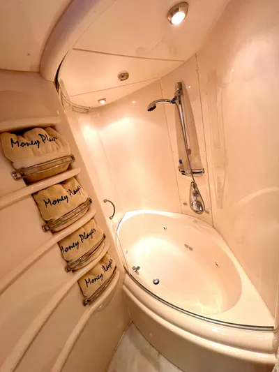 Jbys Trade Yacht Photos Pics Master StateRoom - Jacuzzi Tub / Shower