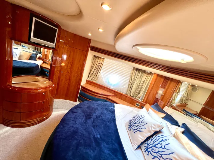Jbys Trade Yacht Photos Pics VIP StateRoom - Port Side