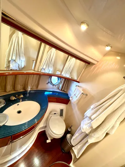 Jbys Trade Yacht Photos Pics VIP StateRoom - Head