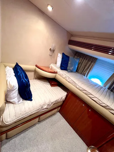 Jbys Trade Yacht Photos Pics Guest StateRoom - Bunks