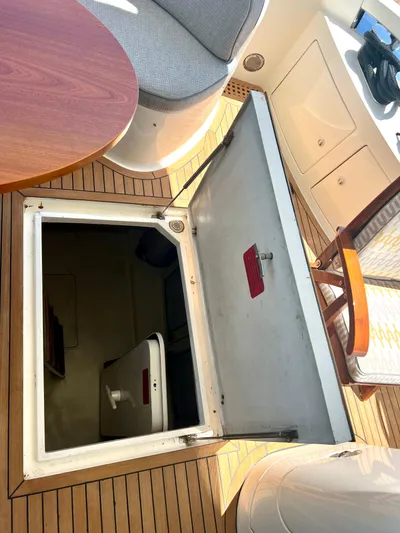 Jbys Trade Yacht Photos Pics Engine Room / Crew Access