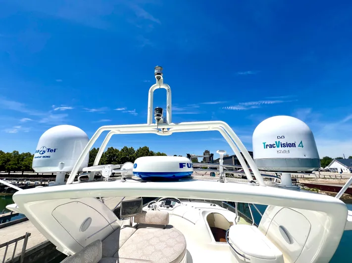 Jbys Trade Yacht Photos Pics Arch w/ Navigation / SAT Systems