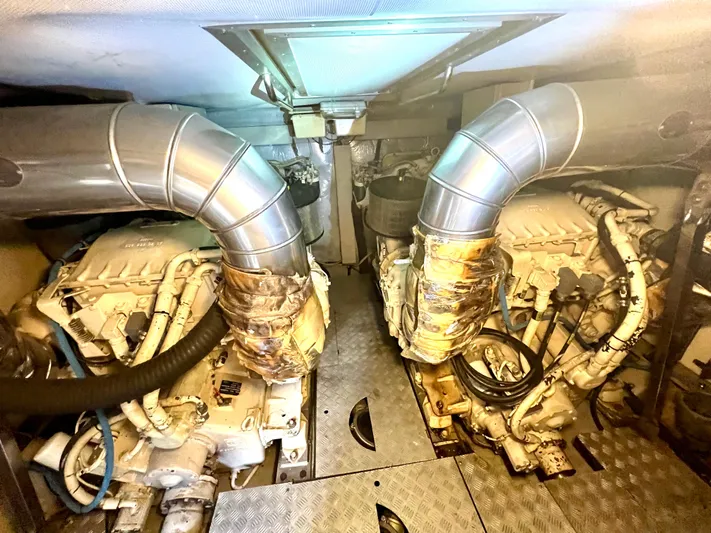 Jbys Trade Yacht Photos Pics Engine Room