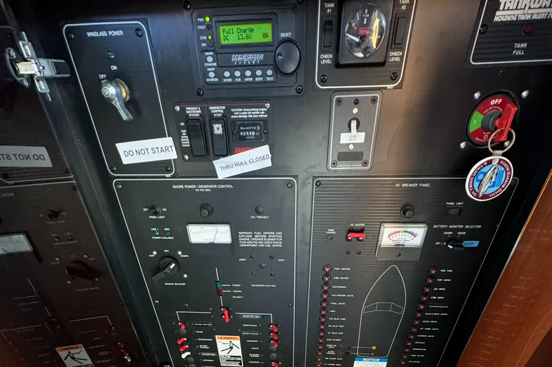 Happy Hour Yacht Photos Pics 