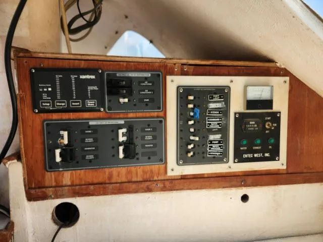 Lickety Split Yacht Photos Pics 