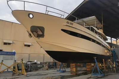 1999 Astondoa 72