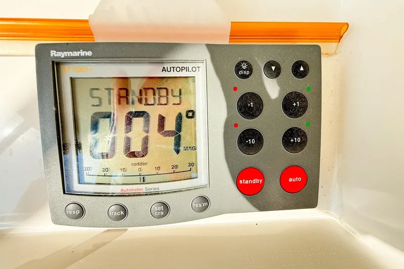 Steel Dreamin Yacht Photos Pics Raymarine autopilot display on 2004 Silverton 48 Convertible, showing standby mode.
