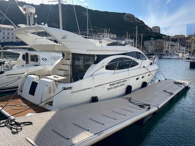 2000 Azimut 46