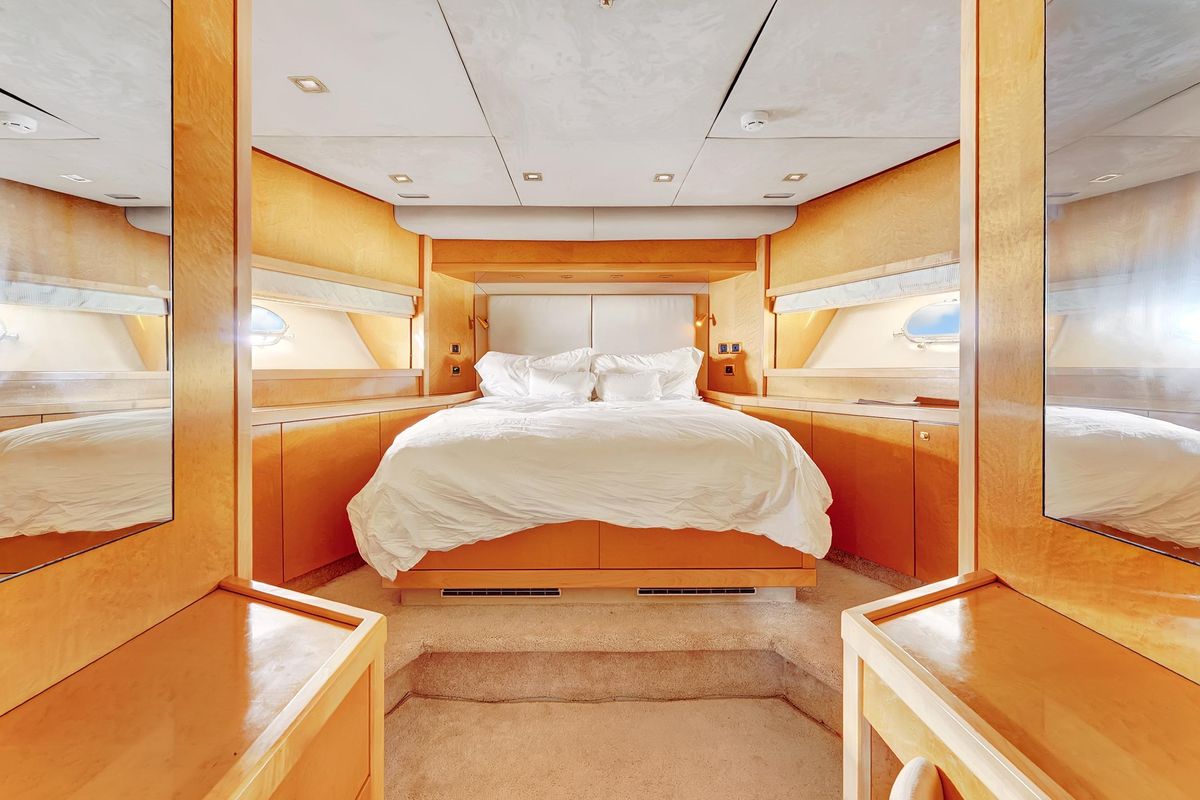 2007 Sunseeker 108 