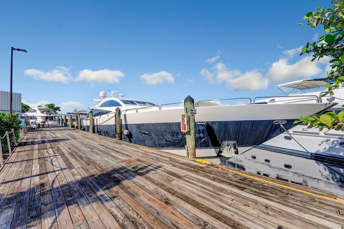2007 Sunseeker 108 
