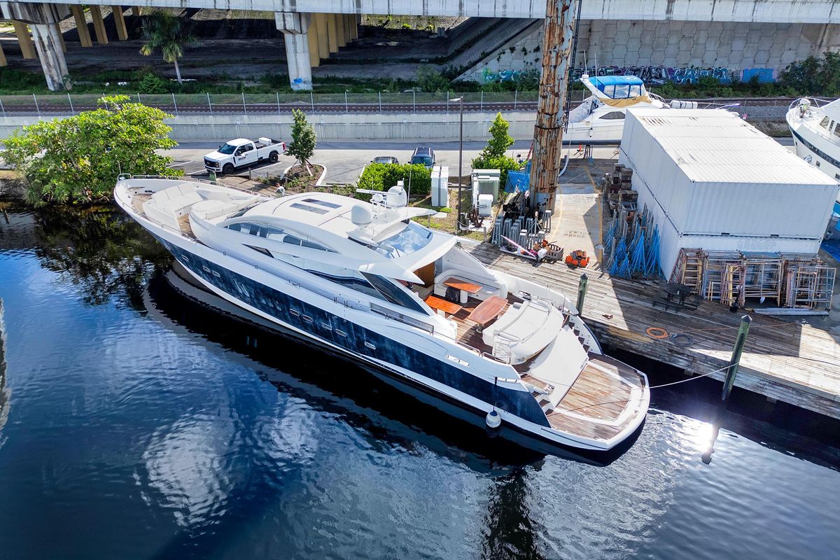 2007 Sunseeker 108 