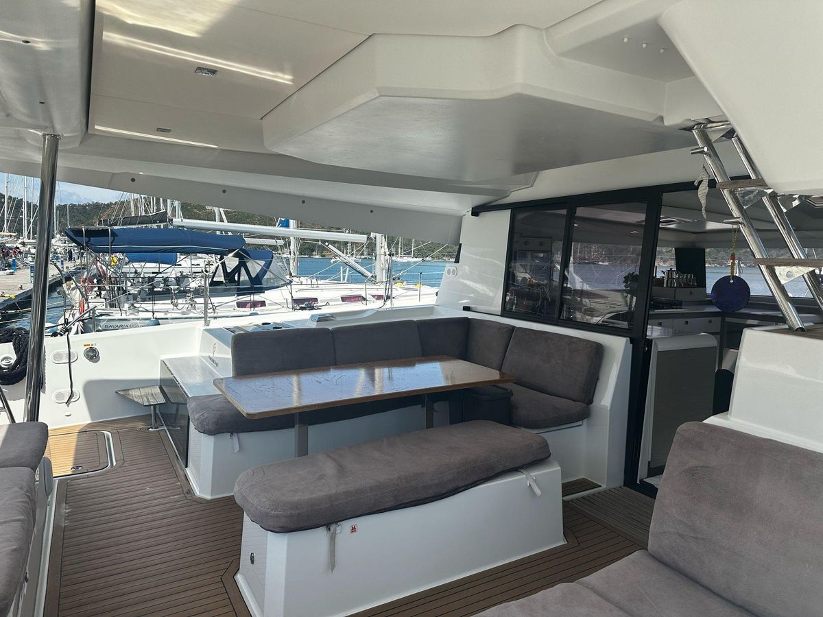 2022 Fountaine Pajot 44 