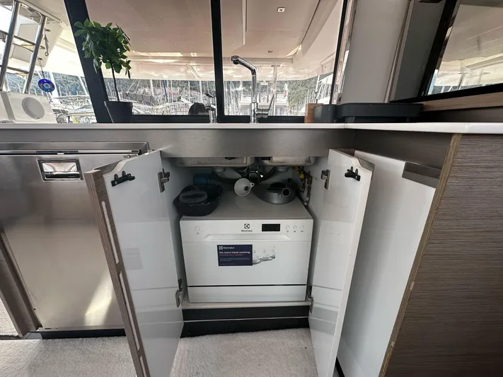  Yacht Photos Pics 2022 Fountaine Pajot Catamaran Elba 45