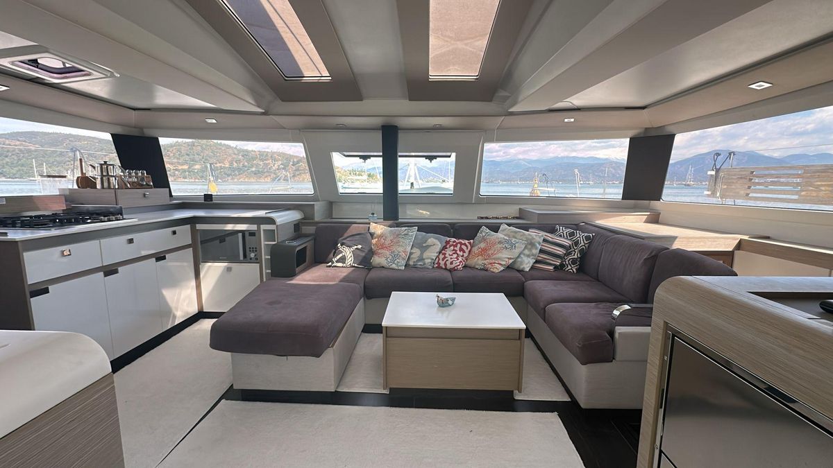 2022 Fountaine Pajot 44 