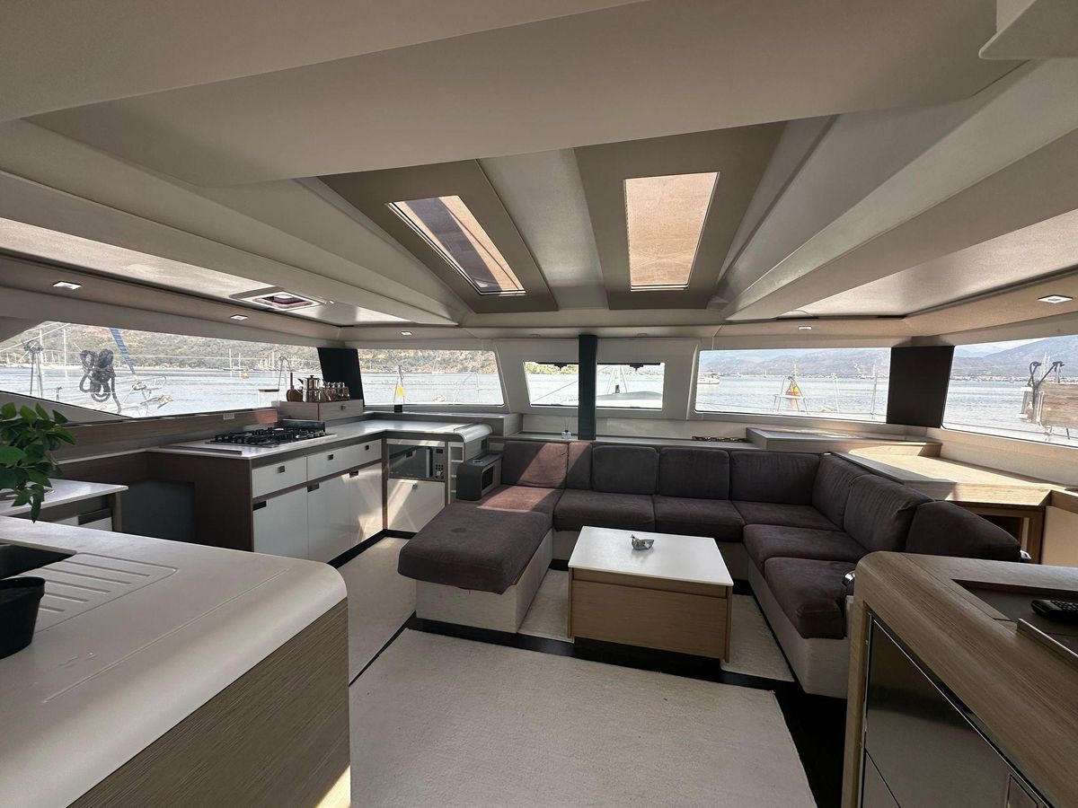 2022 Fountaine Pajot 44 