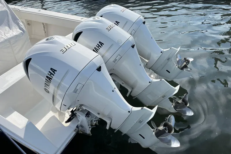  Yacht Photos Pics Triple Yamaha 300 outboard engines on a 2020 Jupiter 34 Center Console boat.