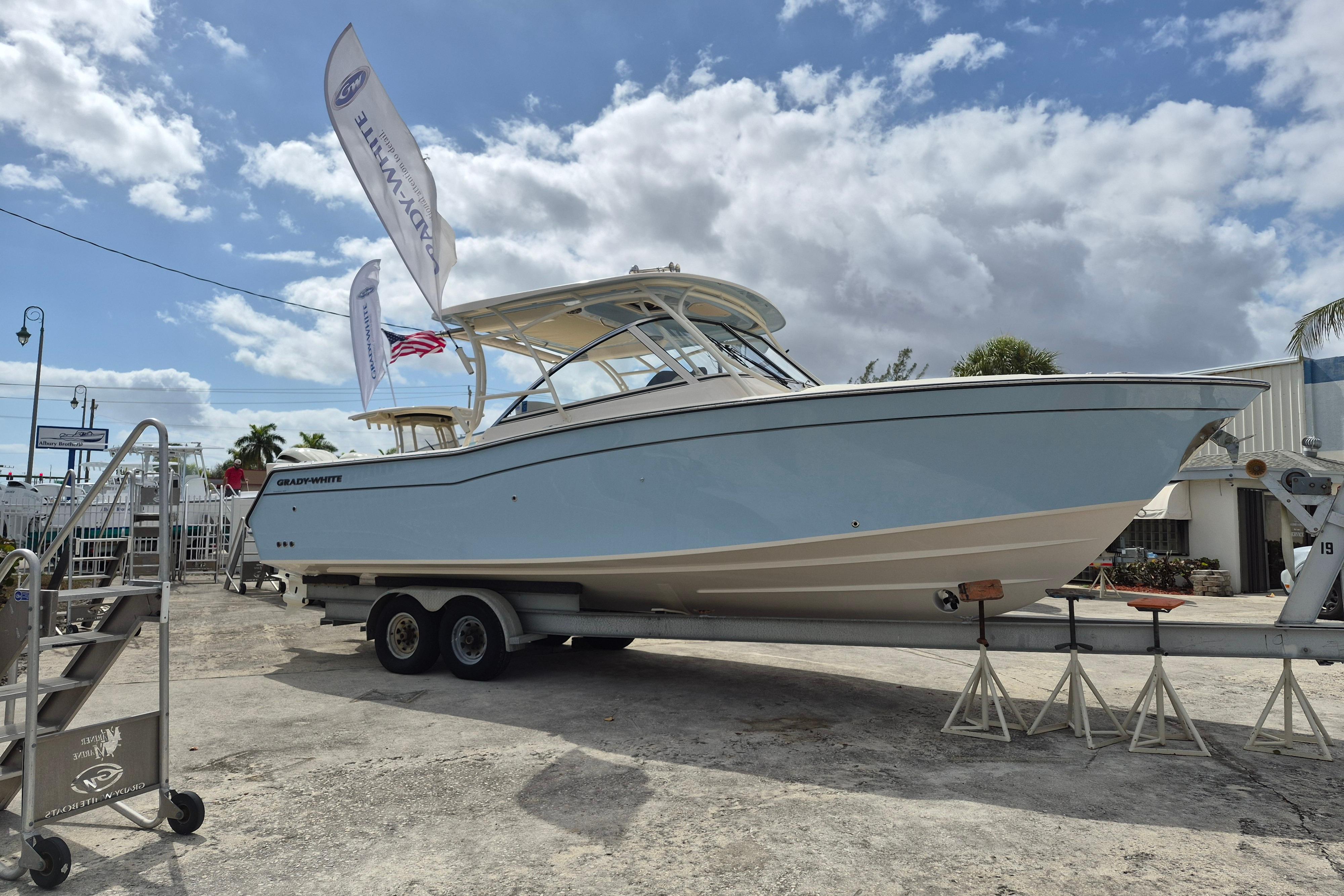 2026 Grady-White Freedom 307 - Image 2
