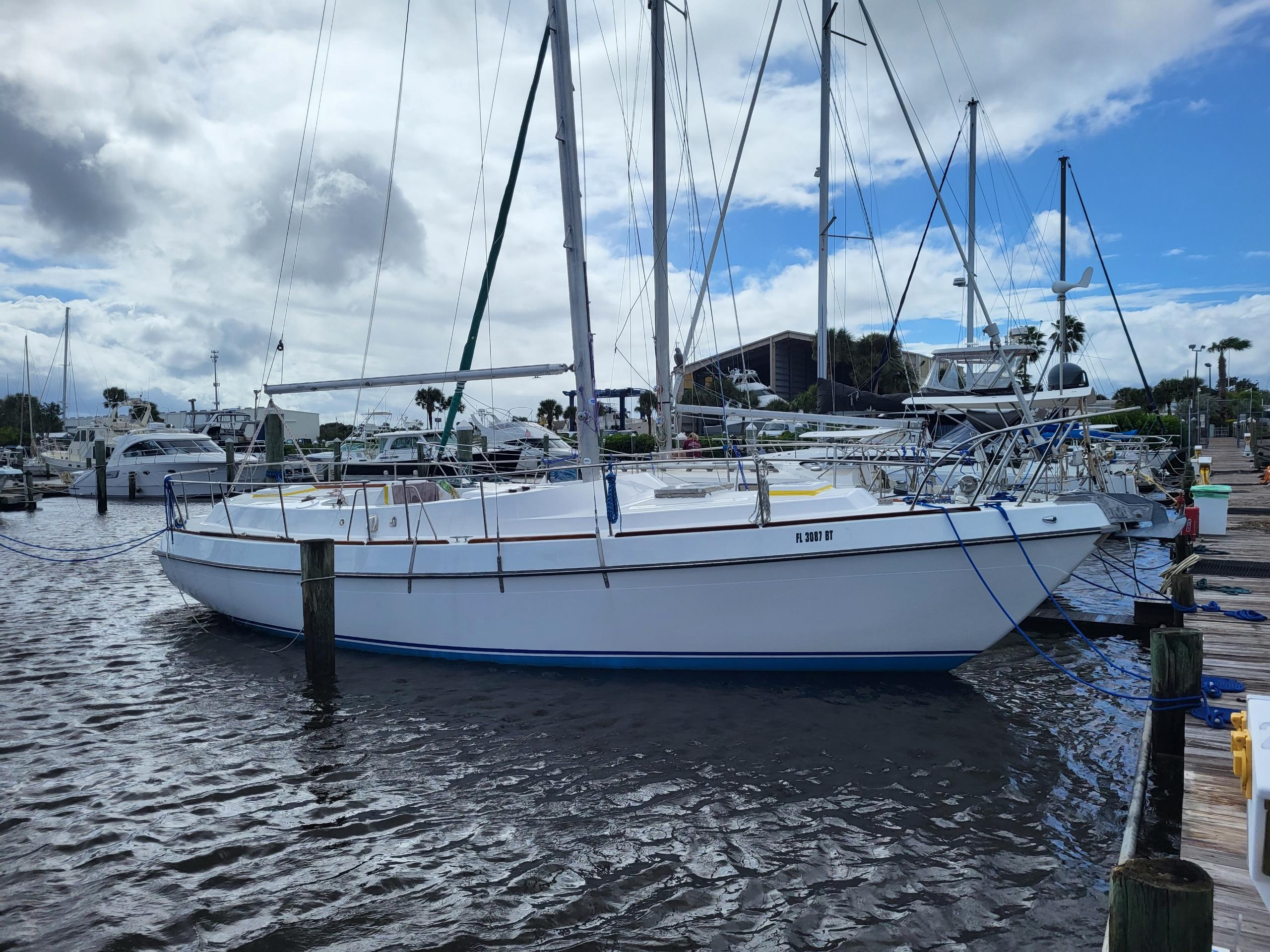 36 foot morgan sailboat
