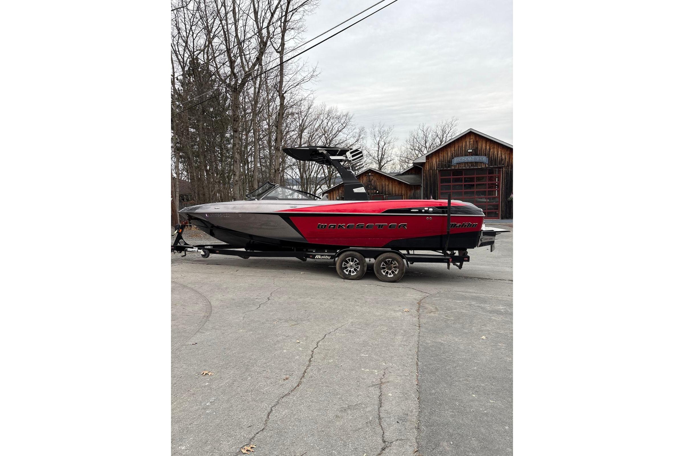 Malibu Wakesetter 25 LSV