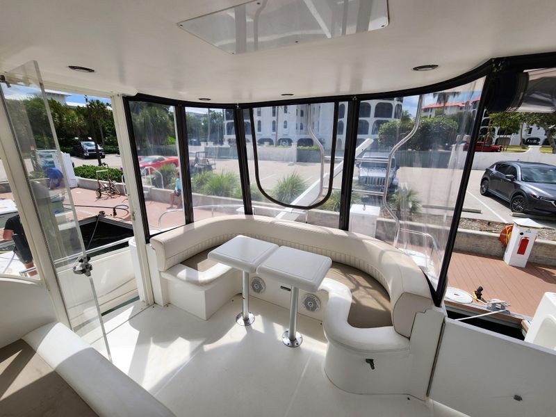 2001 Cruisers Yachts 4450 Express Motoryacht