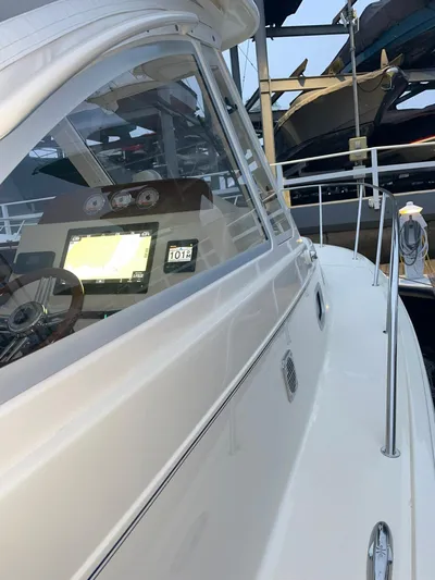 Duo Yacht Photos Pics 