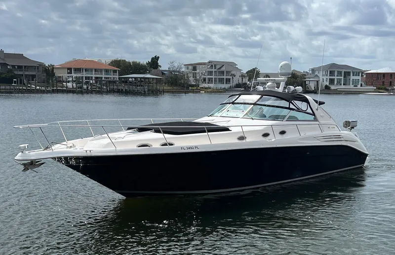 Fandango Yacht Photos Pics 