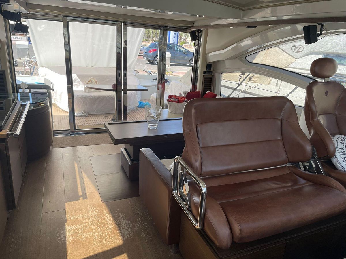 2007 Azimut 62 