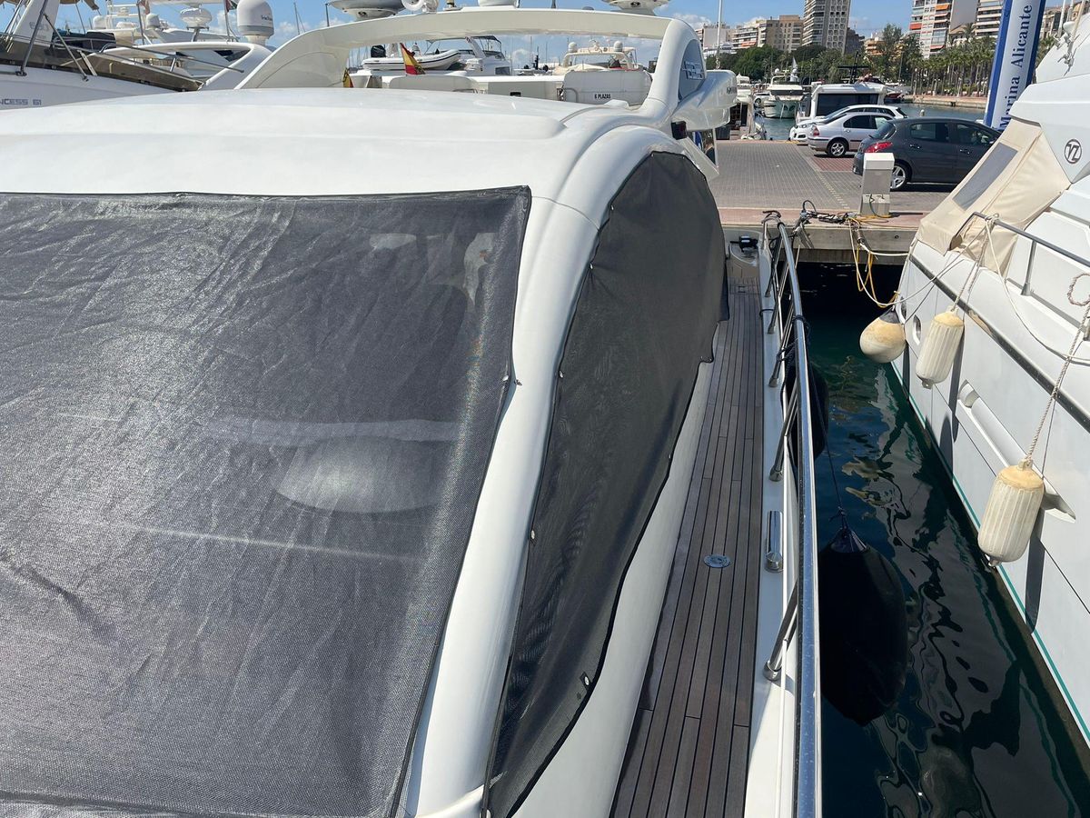 2007 Azimut 62 