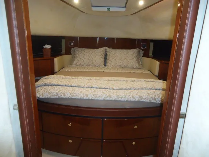  Yacht Photos Pics VIP cabin