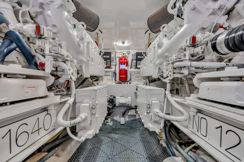 Amore Mia Yacht Photos Pics 