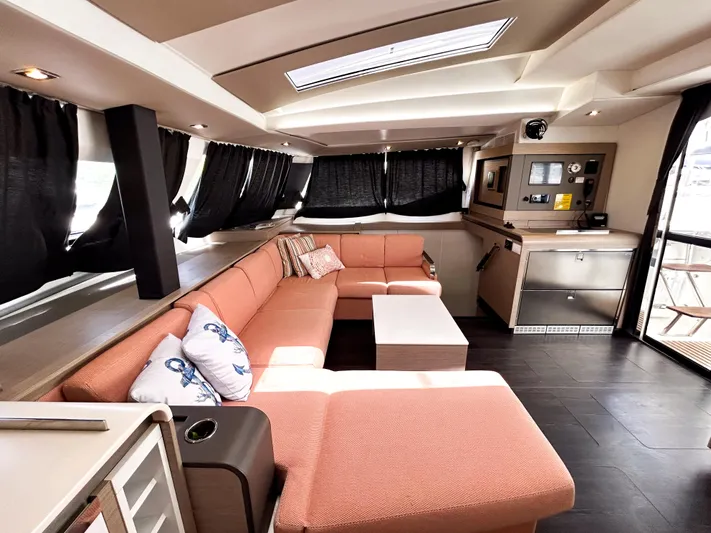 Detour Yacht Photos Pics 