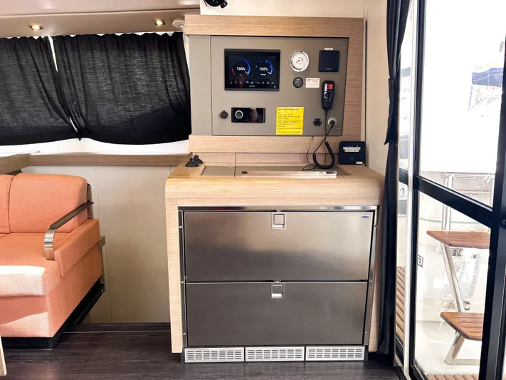 Detour Yacht Photos Pics 