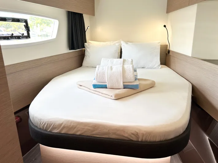 Detour Yacht Photos Pics 