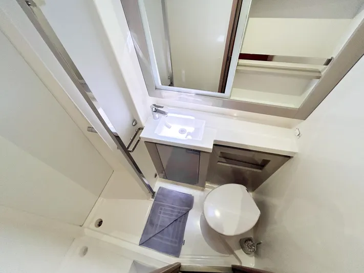 Detour Yacht Photos Pics 