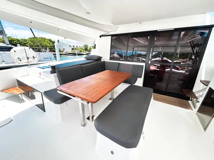 Detour Yacht Photos Pics 